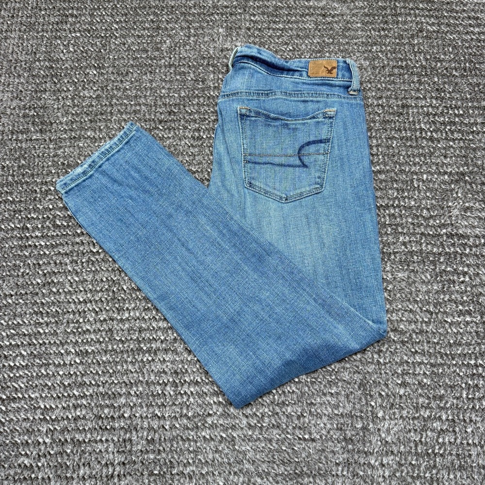 American Eagle Womens Boy Jean 2 Regular Light Wash Distressed Rip Stretch Denim